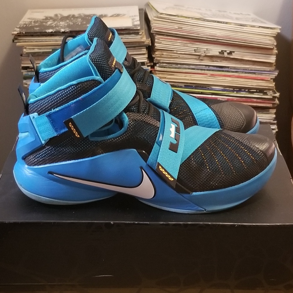 Lebron Soldier 9